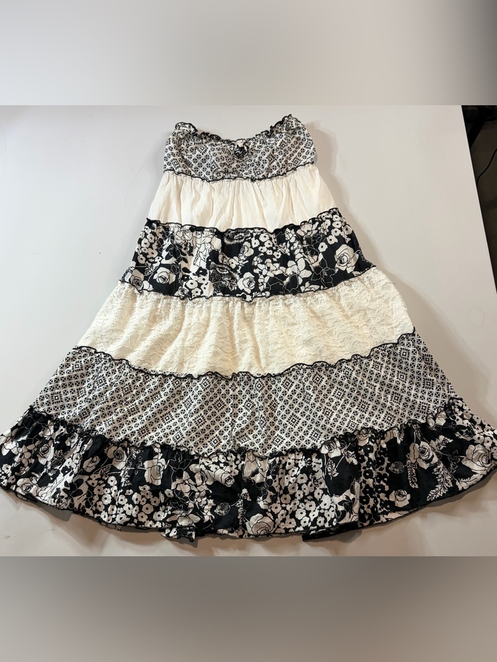Guess Jeans Boho Strapless Maxi Dress‎ XS Black Cream Floral Tiered